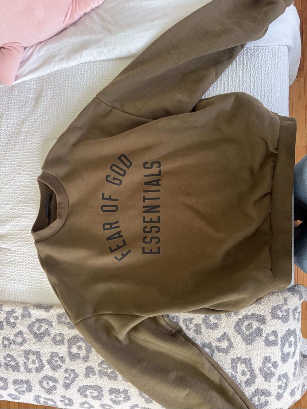 Essentials Men's Crewneck Sweatshirt - Olive Green